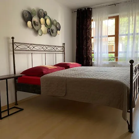 Ferienwohnung Mit Terrasse Naehe Bayreuth Heinersreuth